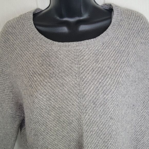 Max Studio wool & yak gray sweater size Medium - Picture 4 of 7